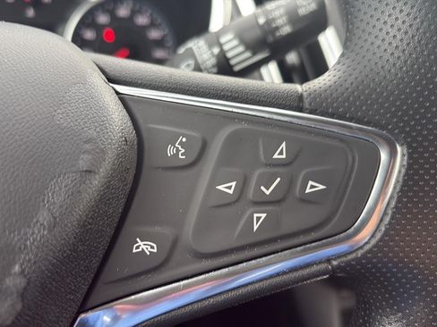 Used 2021 Chevrolet Equinox LT FWD image 21