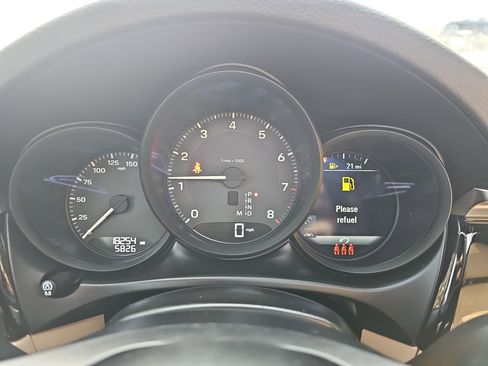 Used 2024 Porsche Macan image 20