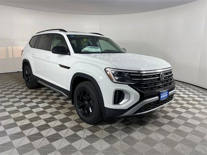 New 2025 Volkswagen Atlas Peak Edition SE