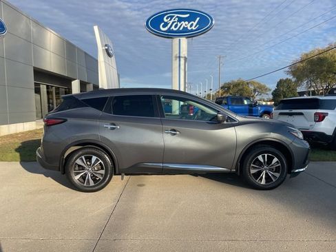 Used 2020 Nissan Murano S image 16