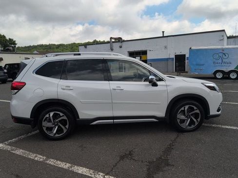 Used 2023 Subaru Forester Touring AWD/4WD image 4