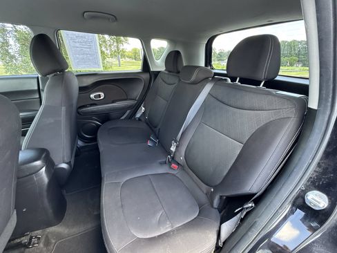 Used 2018 Kia Soul FWD image 22