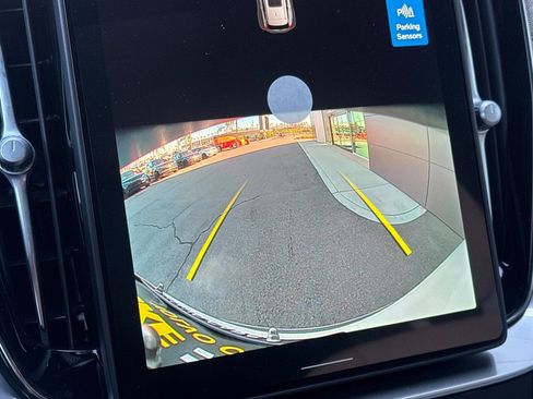 New 2026 Volvo XC90 B6 Core image 23