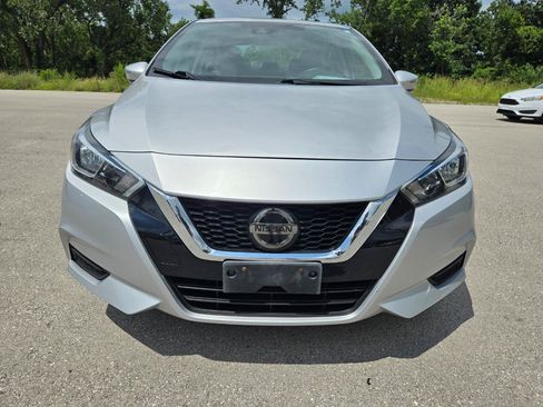 Used 2021 Nissan Versa SV FWD image 2