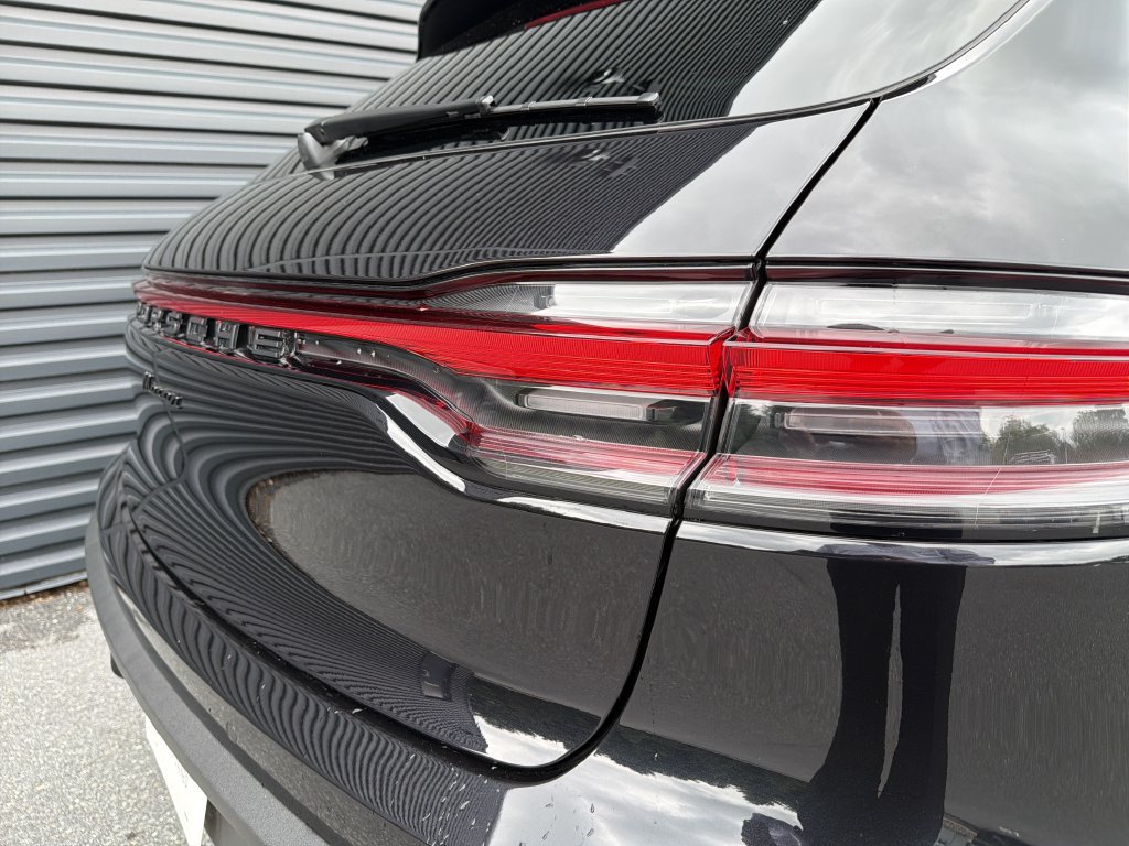 Certified 2026 Porsche Macan AWD/4WD image 24