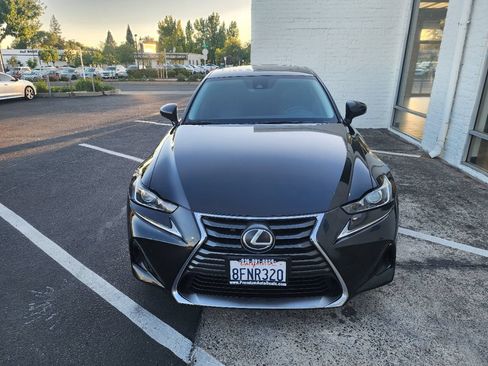 Used 2018 Lexus IS 300 RWD image 5