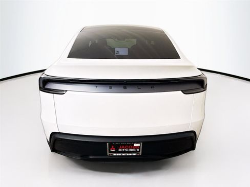 Used 2026 Tesla Model Y 2WD image 23