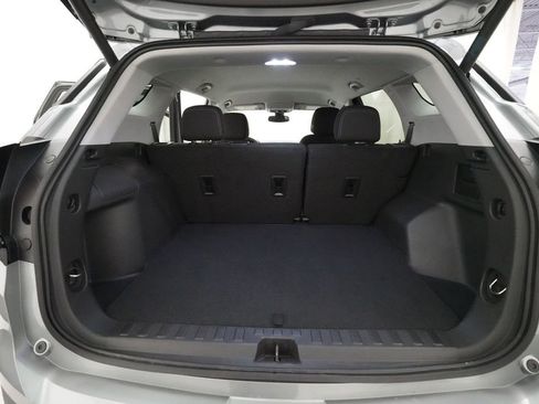 Used 2024 GMC Terrain SLE w/ Driver Convenience Package image 10