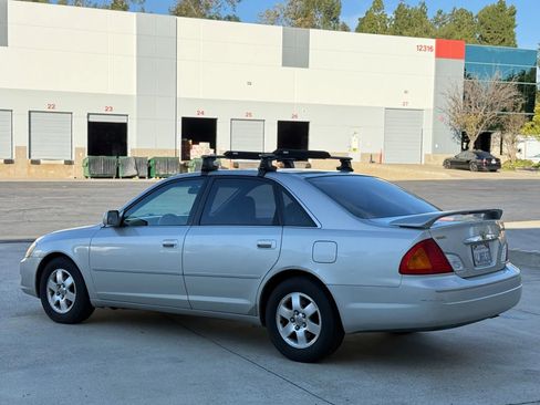 Used 2000 Toyota Avalon XL FWD image 8