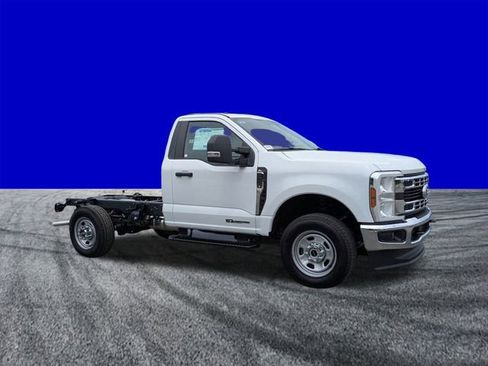 New 2026 Ford F350 XL w/ XL Chrome Package AWD/4WD image 2