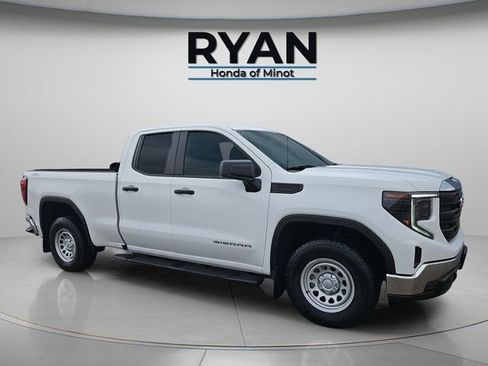 Used 2023 GMC Sierra 1500 Pro w/ Pro Value Package AWD/4WD image 3