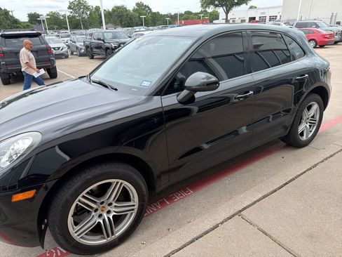 Used 2017 Porsche Macan AWD/4WD image 4