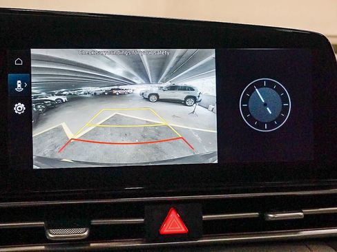 Used 2025 Hyundai Elantra SEL image 23