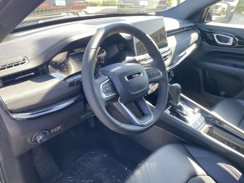 New 2026 Jeep Compass Latitude AWD/4WD image 18