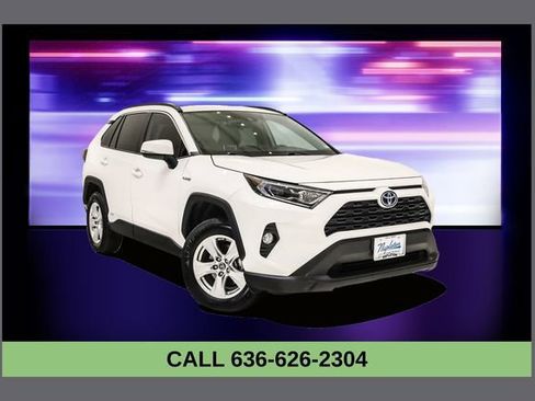 Used 2021 Toyota RAV4 XLE w/ XLE Grade Weather Package image 1