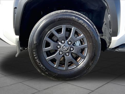 Used 2025 Toyota 4Runner SR5 AWD/4WD image 11