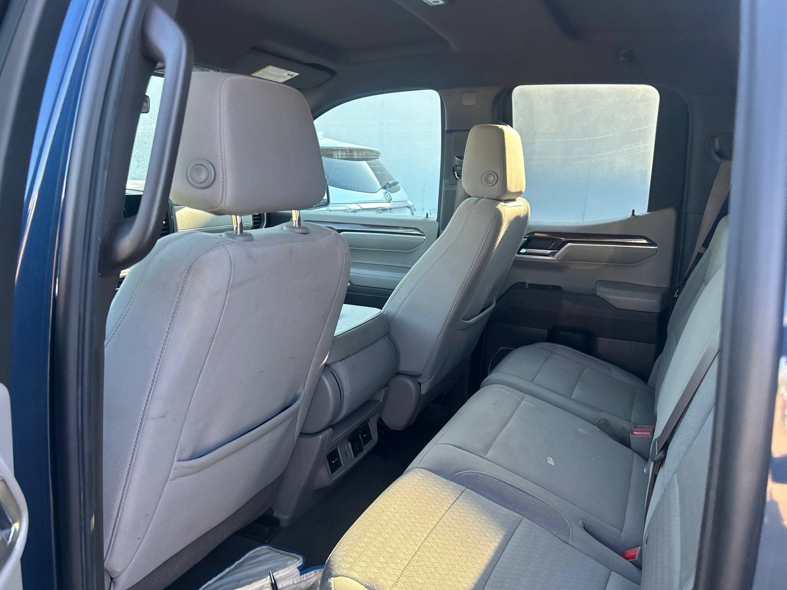 Used 2022 Chevrolet Silverado 1500 LT w/ Convenience Package II AWD/4WD image 6