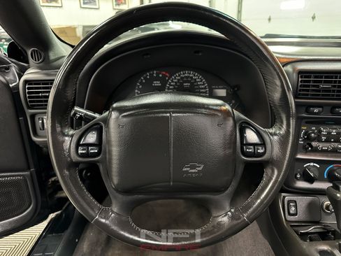 Used 2002 Chevrolet Camaro Z28 RWD image 34