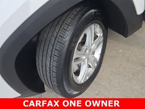 Used 2024 GMC Terrain SLE image 32