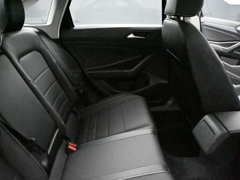 Used 2023 Volkswagen Jetta SE w/ Panoramic Sunroof Package image 19