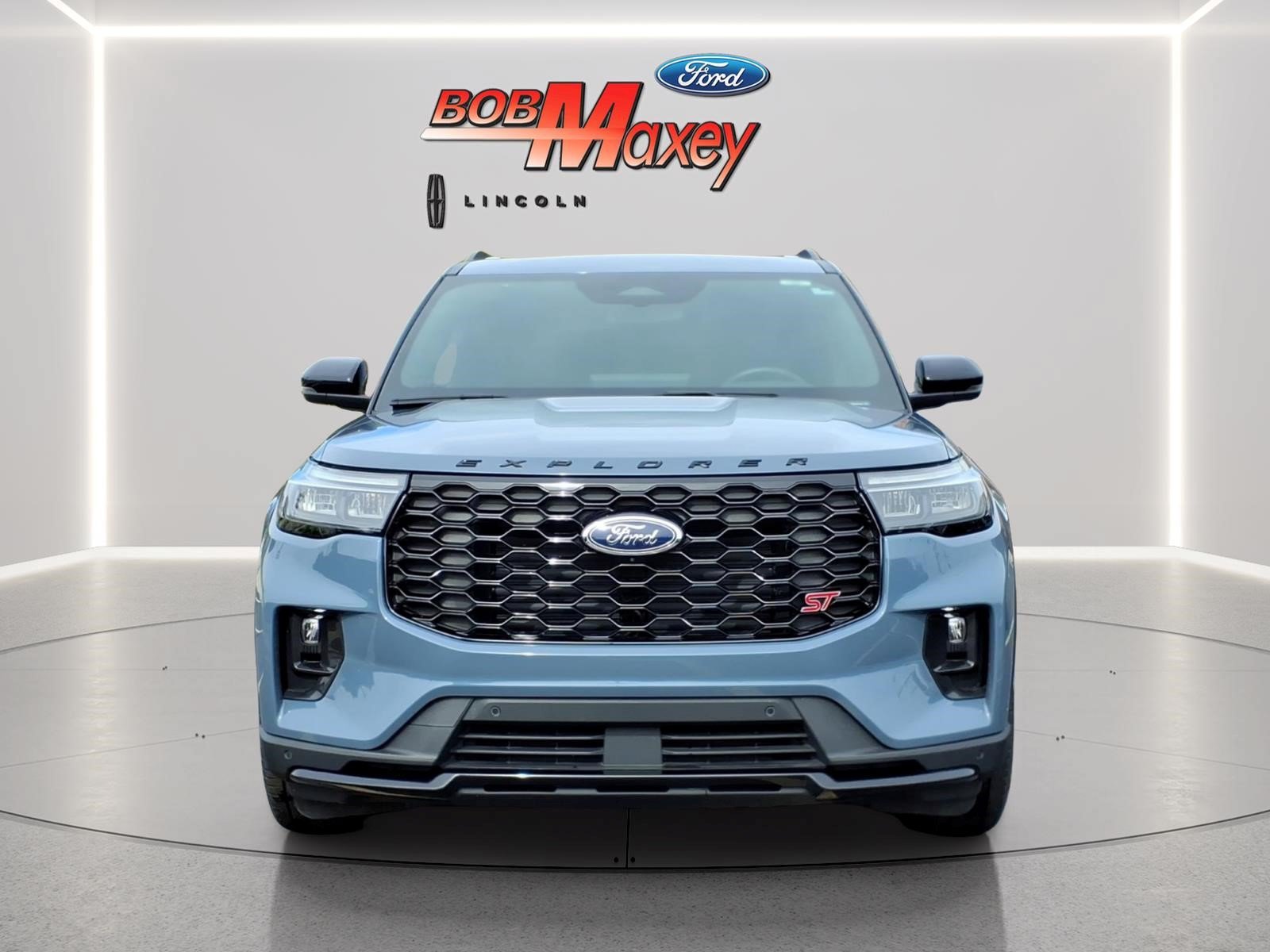 Used 2025 Ford Explorer ST w/ Sun And Sound Package AWD/4WD image 2