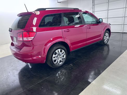 Used 2019 Dodge Journey SE FWD image 17