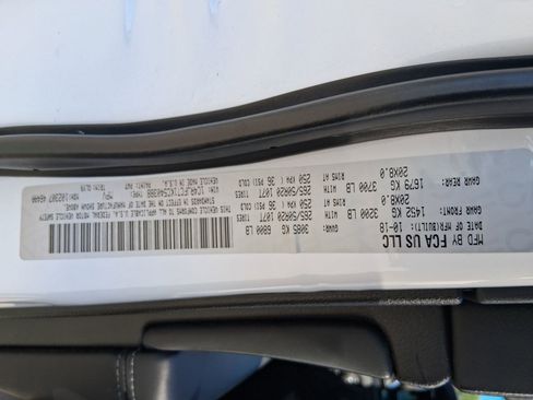 Used 2019 Jeep Grand Cherokee Overland image 20