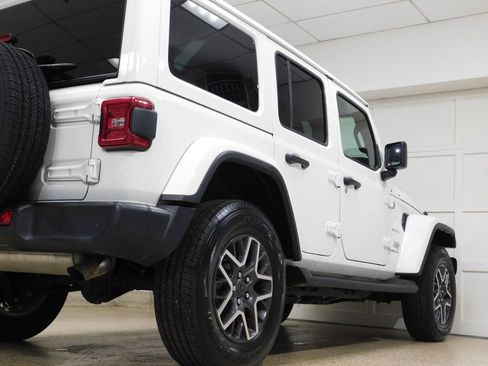 Used 2024 Jeep Wrangler Unlimited Sahara w/ Technology Group AWD/4WD image 74