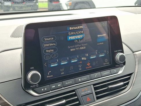 Used 2025 Nissan Altima 2.5 SV image 17