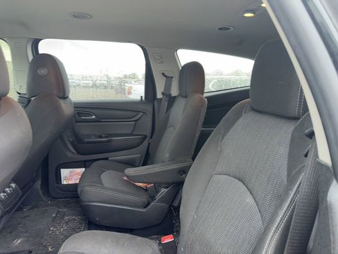 Used 2017 Chevrolet Traverse LT w/ Style and Technology Package FWD image 8