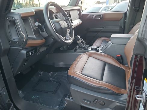 Used 2024 Ford Bronco Outer Banks image 11