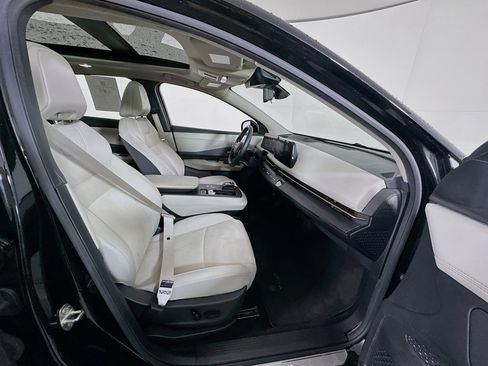 Used 2023 Nissan Ariya FWD image 34