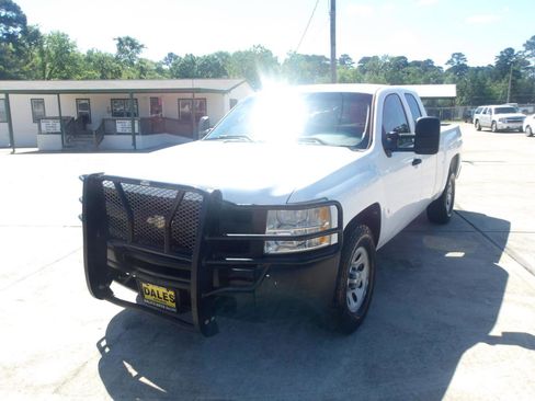 Used 2011 Chevrolet Silverado 1500 W/T image 2