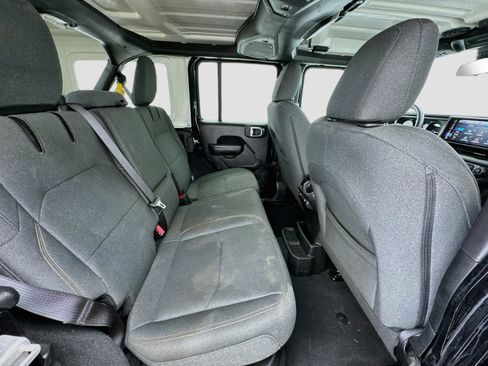 Used 2024 Jeep Wrangler Unlimited AWD/4WD image 18