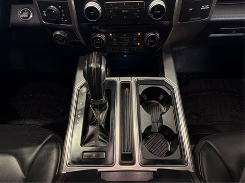 Used 2017 Ford F150 Platinum w/ Equipment Group 701A Luxury AWD/4WD image 18