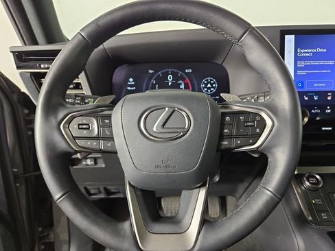 Used 2024 Lexus GX 550 w/ Accessory Package (2T) AWD/4WD image 22