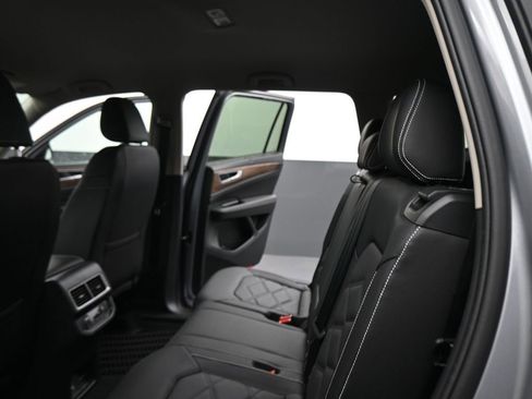 New 2026 Volkswagen Atlas SE image 41