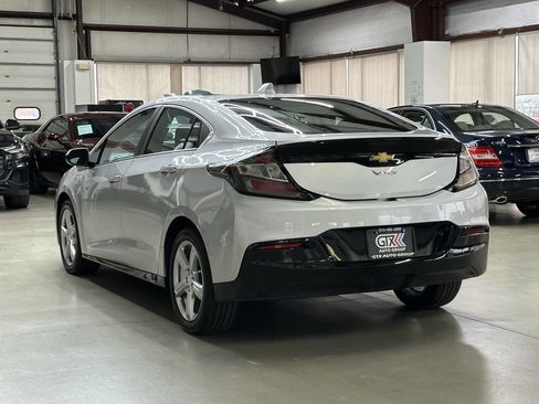 Used 2018 Chevrolet Volt LT w/ LT Driver Confidence Package image 4