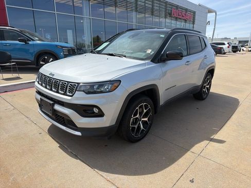 Used 2025 Jeep Compass Limited AWD/4WD image 1