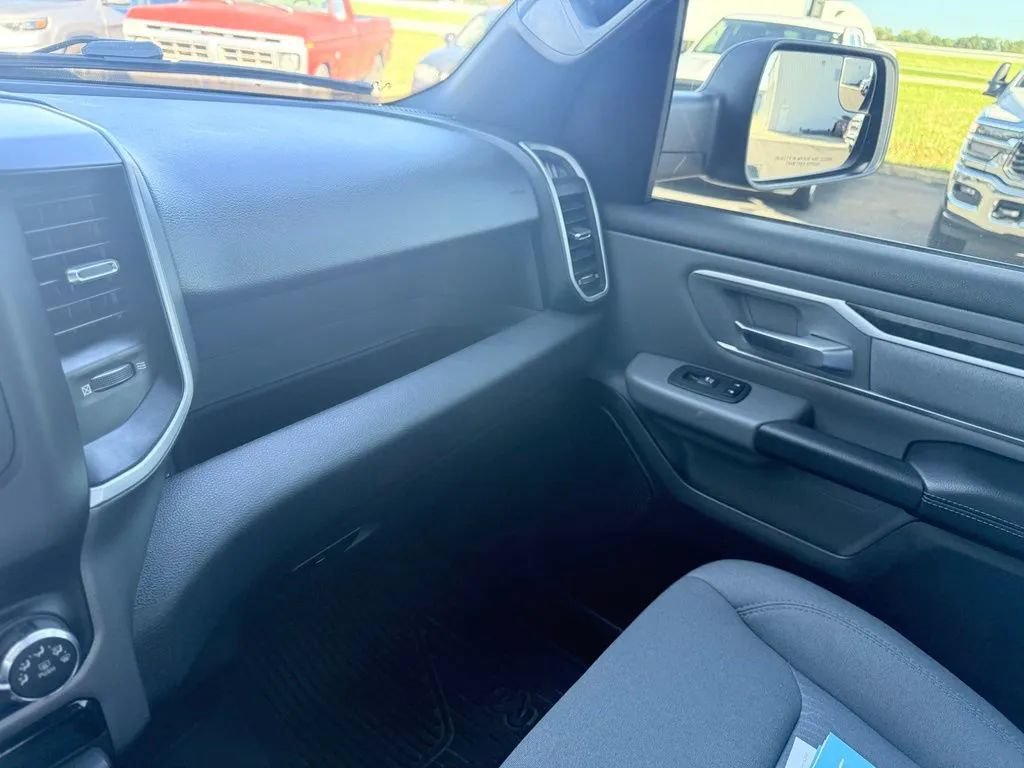 Used 2022 RAM 1500 Big Horn AWD/4WD image 16