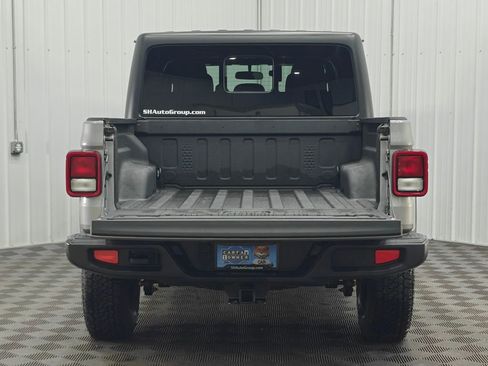 Used 2021 Jeep Gladiator Willys image 20