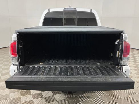 Used 2016 Toyota Tacoma Limited w/ Towing Package image 26