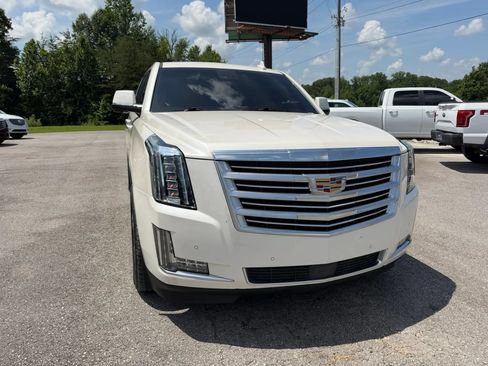 Used 2015 Cadillac Escalade ESV Platinum AWD/4WD image 26