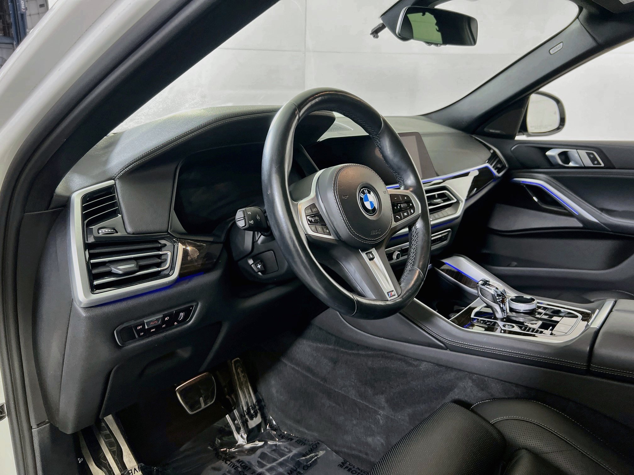 Used 2023 BMW X6 xDrive40i w/ Executive Package AWD/4WD image 9