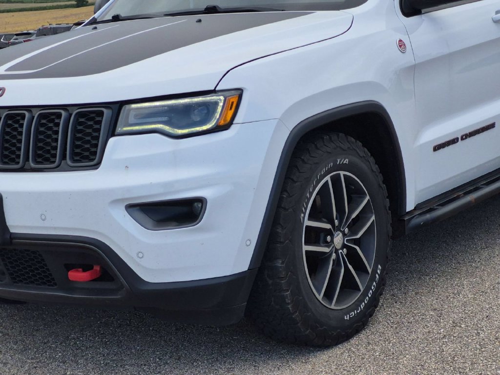 Used 2017 Jeep Grand Cherokee Trailhawk w/ Trailhawk Luxury Group AWD/4WD image 9