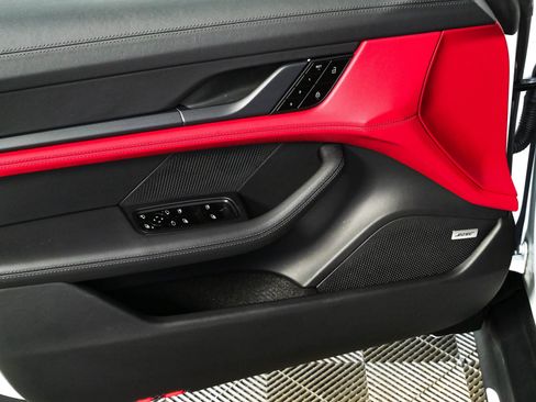 Certified 2021 Porsche Taycan Turbo w/ Premium Package AWD/4WD image 6