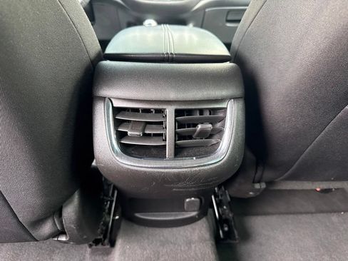 Used 2018 Chevrolet Malibu LT w/ Sport Package FWD image 18