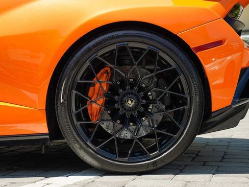 Used 2022 Lamborghini Huracan STO image 14