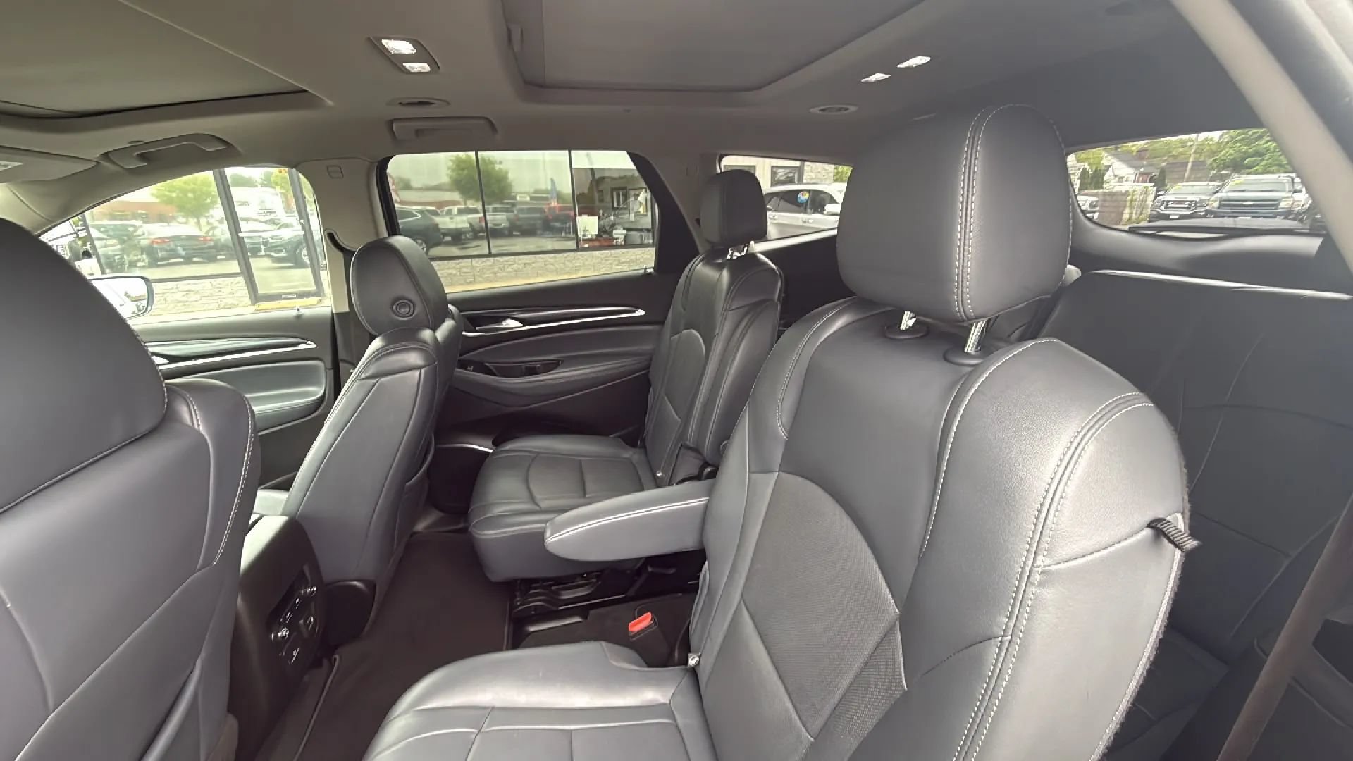Used 2020 Buick Enclave Essence w/ Sound and Sites Package AWD/4WD image 18