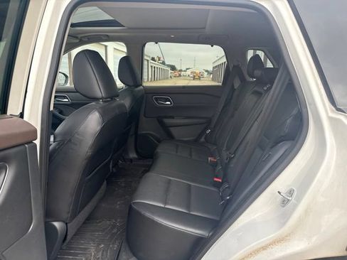 Used 2021 Nissan Rogue SV w/ Premium Package AWD/4WD image 6